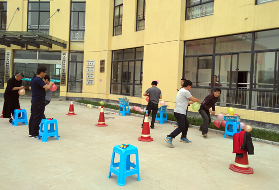 �ڶ��־��_չ���c��һ��ϵ�����w���(d��ng)